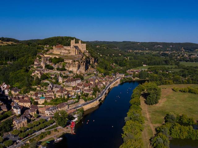 Village et château de Beynac en Dordogne Périgord