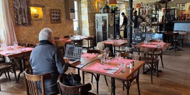 La Table De Jean Coly Cpmm